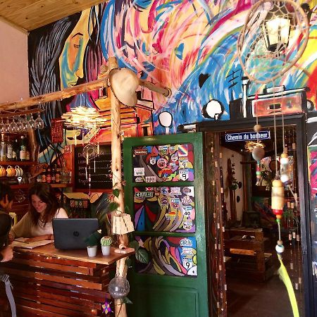 La Puerta Verde Hostel & Bar Умауака Екстериор снимка