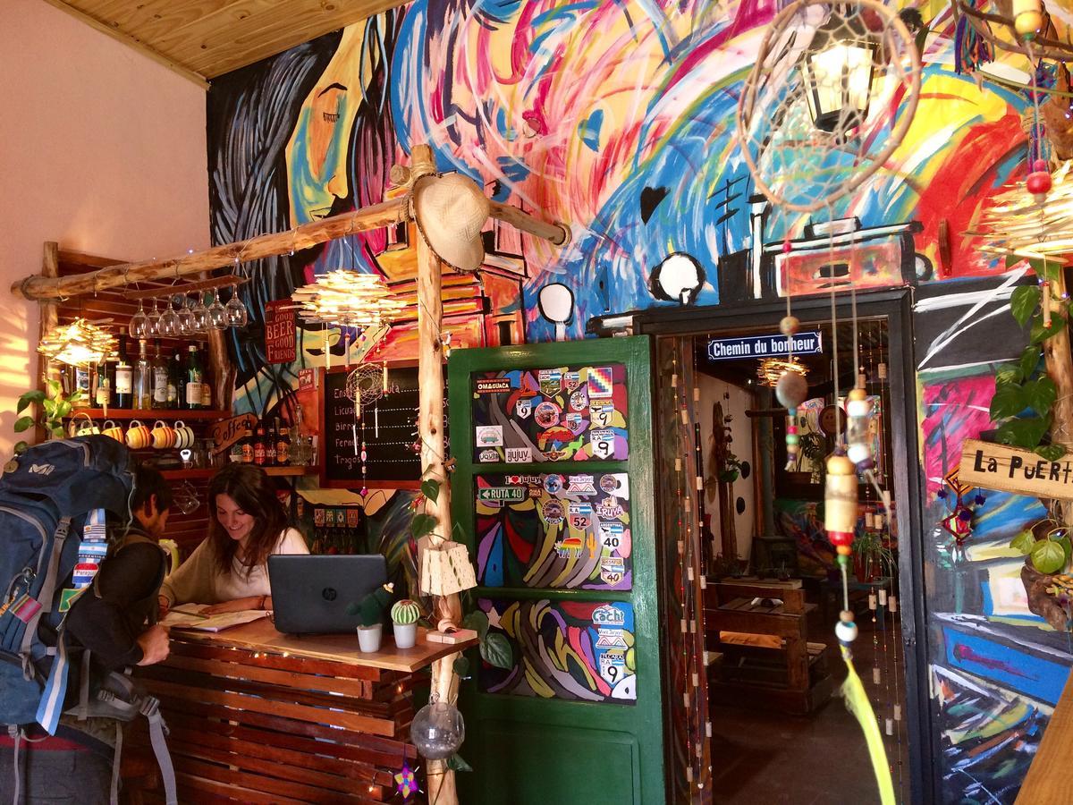 La Puerta Verde Hostel & Bar Умауака Екстериор снимка