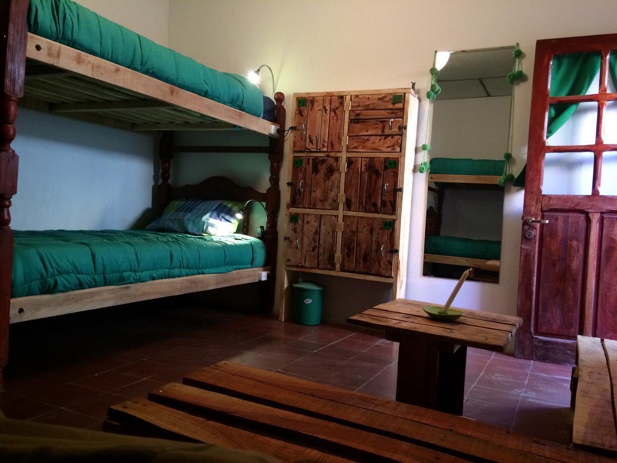 La Puerta Verde Hostel & Bar Умауака Екстериор снимка