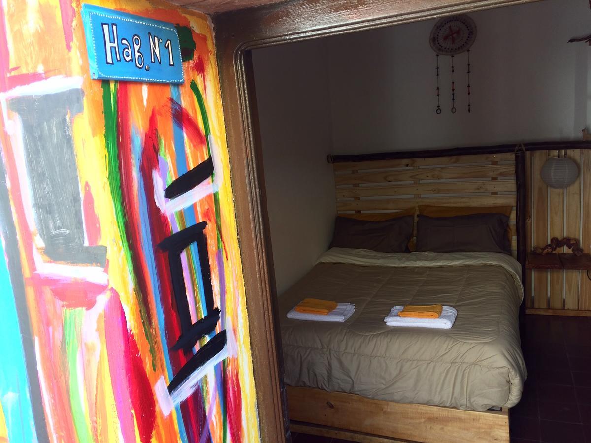 La Puerta Verde Hostel & Bar Умауака Екстериор снимка