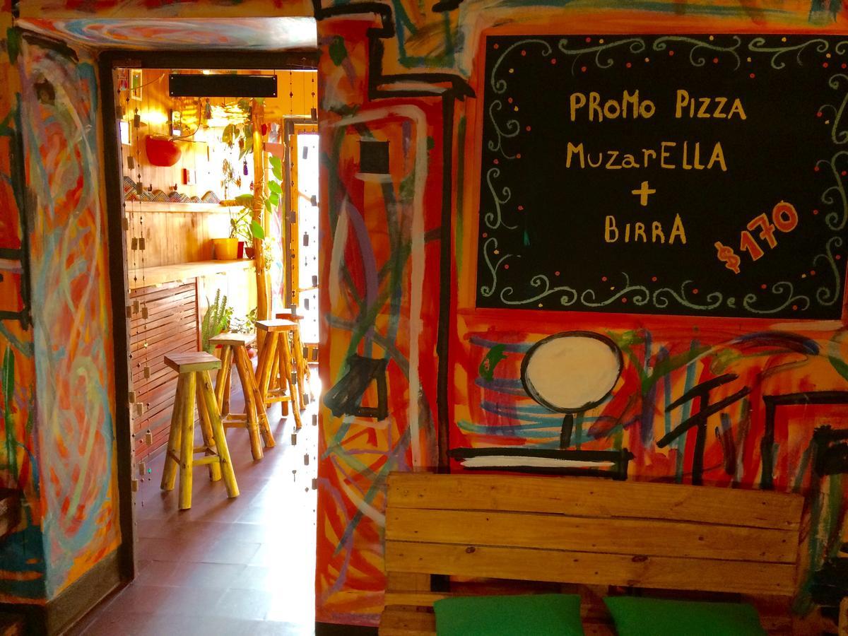 La Puerta Verde Hostel & Bar Умауака Екстериор снимка