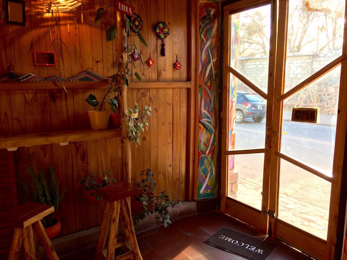 La Puerta Verde Hostel & Bar Умауака Екстериор снимка