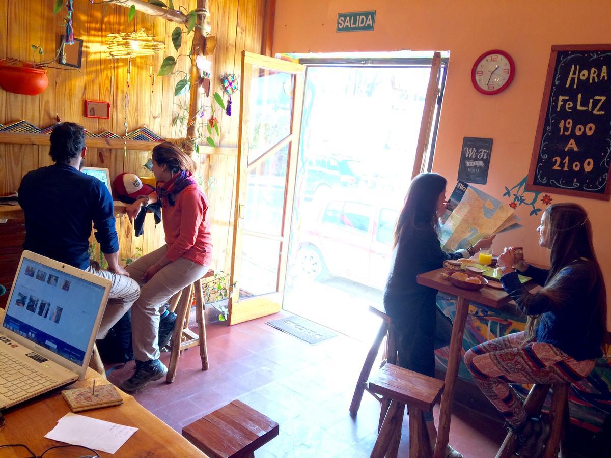 La Puerta Verde Hostel & Bar Умауака Екстериор снимка
