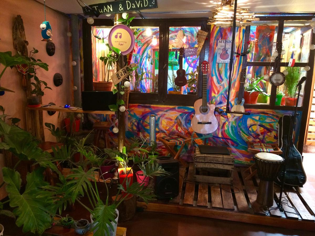 La Puerta Verde Hostel & Bar Умауака Екстериор снимка