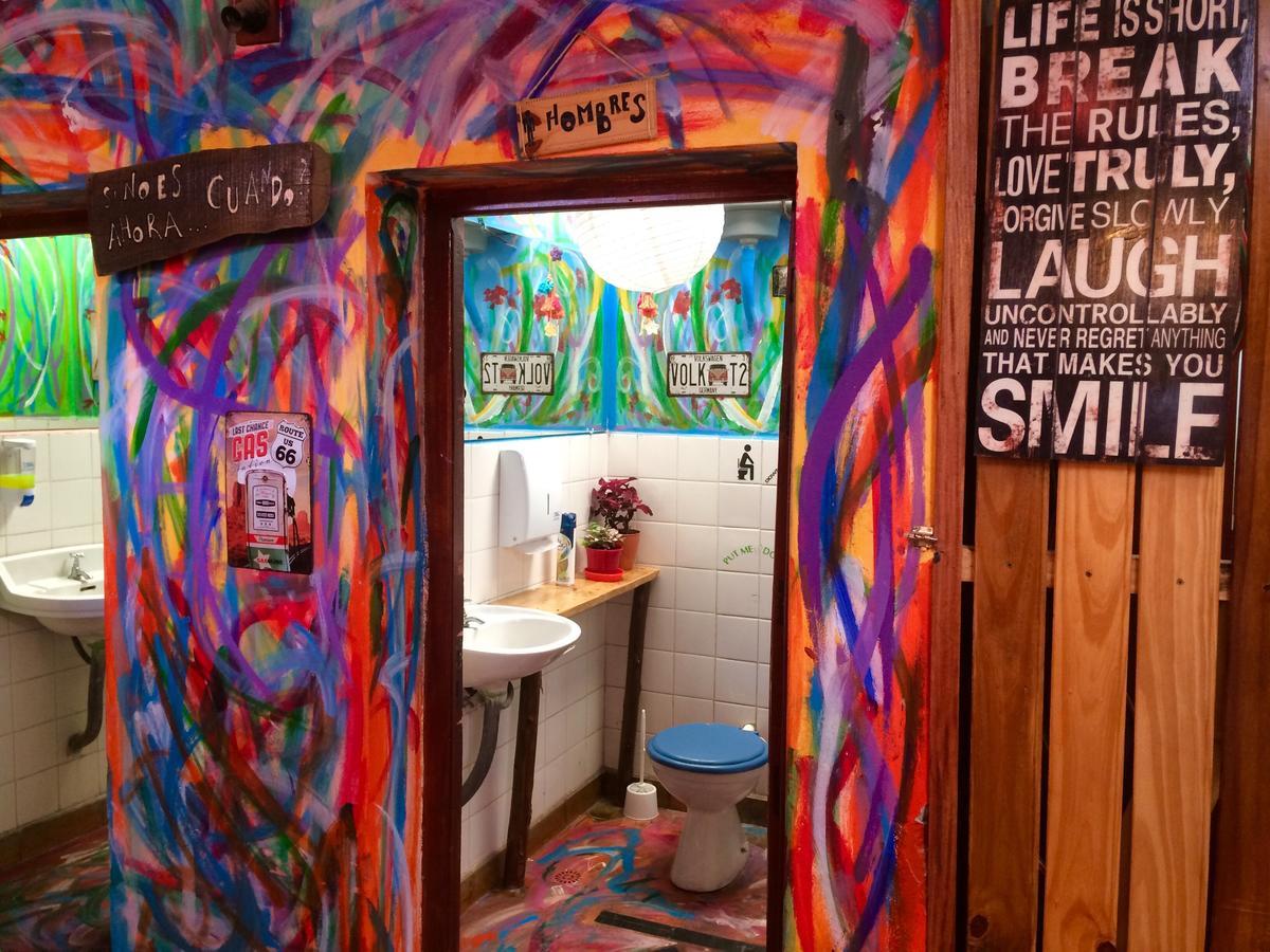 La Puerta Verde Hostel & Bar Умауака Екстериор снимка