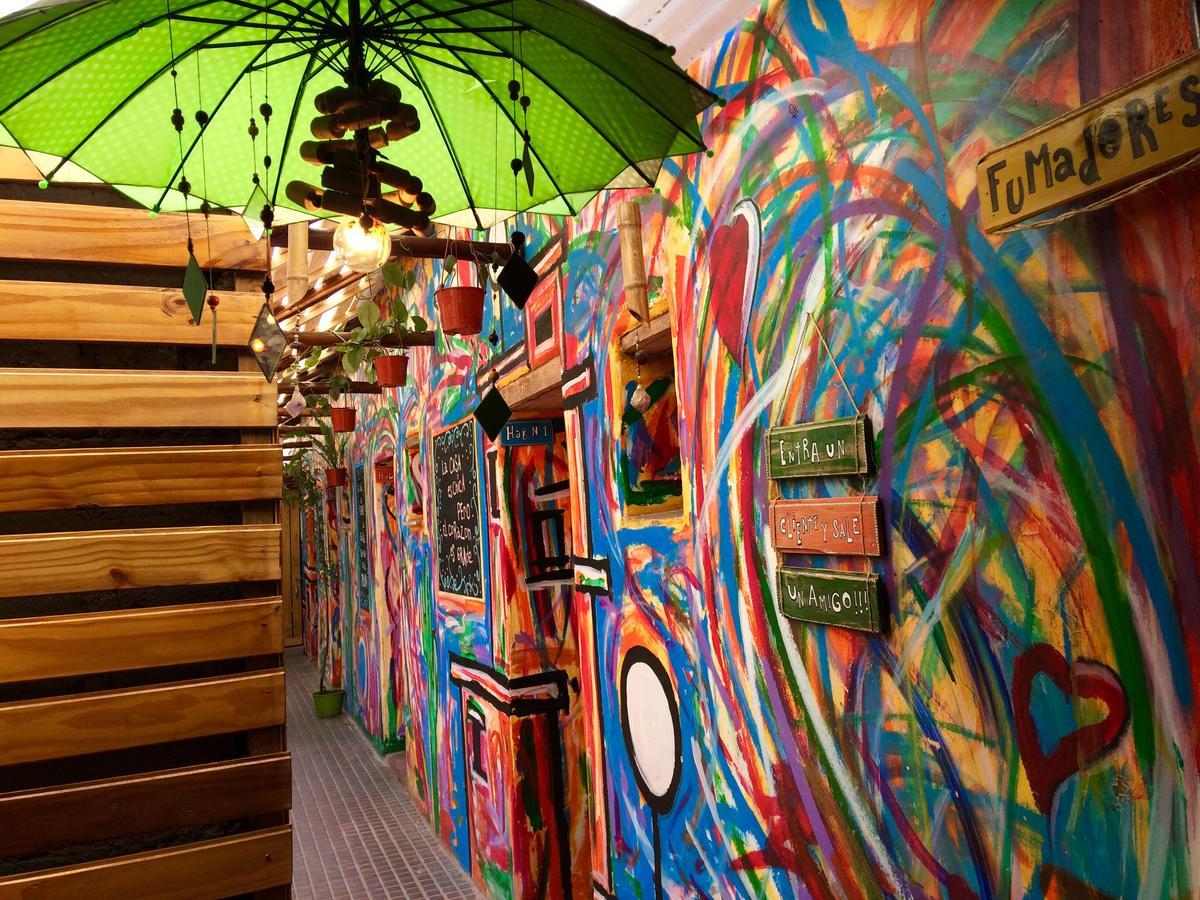La Puerta Verde Hostel & Bar Умауака Екстериор снимка